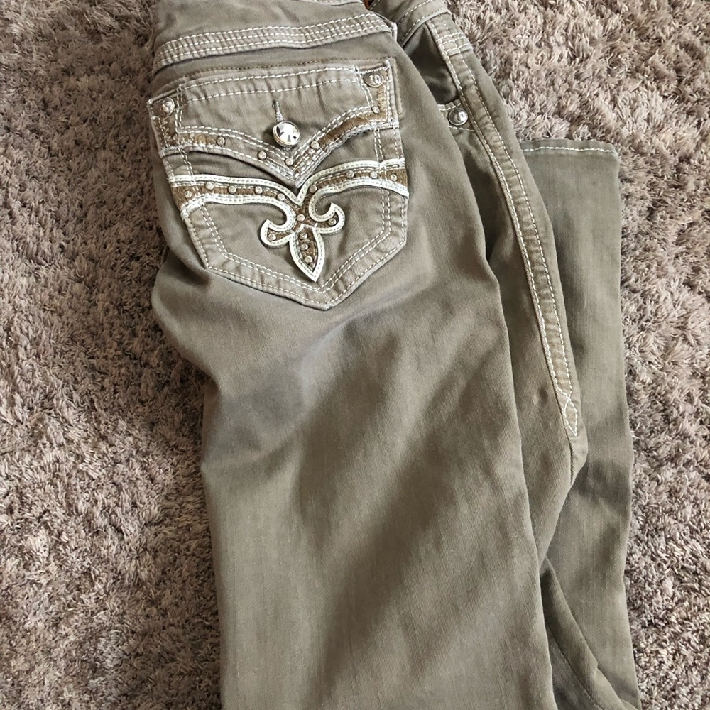 Rock revival cropped jeans